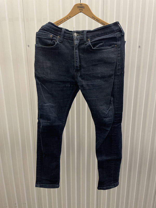 Levis 519 Red Tab Jeans Slim Fit Tapered Dark Blue.